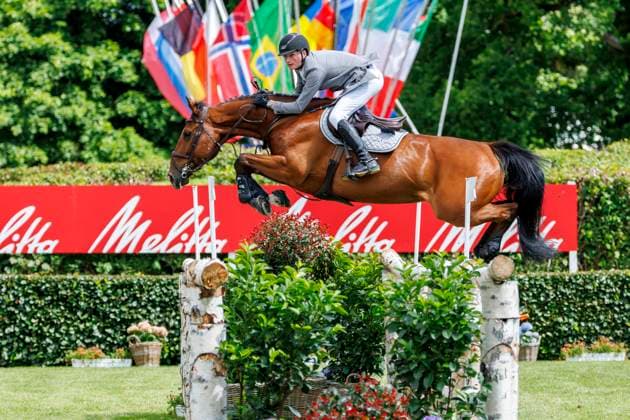 Bilder des Jahres 2025, Sport 05 Mai Sport Bilder des Tages HAMBURG - Al Shira aa 94. Deutsches Spring- und Dressur DERBY 2025, HAMBURG - Al Shira aa 94. Deutsches Spring- und Dressur DERBY 2025 NALLON Ciaran (IRL), Be Wineham Al Shira aa Derby Tour CSI4* - Derby Tour: 1st qualifier for the German Jumping Derby Hamburg, Jenischpark, Derby Park Klein Flottbek 28. May 2025 - *** HAMBURG Al Shira aa 94 German Jumping and Dressage DERBY 2025, HAMBURG Al Shira aa 94 German Jumping and Dressage DERBY 2025 NALLON Ciaran IRL , Be Wineham Al Shira aa Derby Tour CSI4 Derby Tour 1st qualifier for the German Jumping Derby Hamburg, Jenischpark, Derby Park Klein Flottbek 28 May 2025