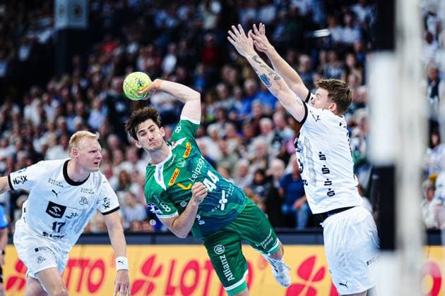 Throw Goal Stephan Seitz SC DHfK Leipzig, 44 , Emil Wernsdorf Madsen THW Kiel, 45 GER, THW Kiel vs SC DHfK Leipzig, Handball, Bundesliga, Matchday, 31, Season 2024 2025, 28 05 2025 GER, THW Kiel vs SC DHfK Leipzig, Handball, Bundesliga, Matchday, 31, Season 2024 2025, 28 05 2025 Kiel Copyright: xEibner-Pressefoto MarcelxvonxFehrnx EP_MFN