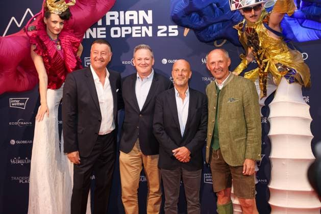 GOLF - Austrian Alpine Open HENNDORF,AUSTRIA,28.MAY.25 - GOLF - DP World Tour, Austrian Alpine Open Night, Golfclub Gut Altentann. Image shows Leo Bauernberger (CEO Salzburgerland Tourismus), Edwin Weindorfer (CEO Golf Enterprises) and guests.  GEPAxpictures xMathiasxMandl