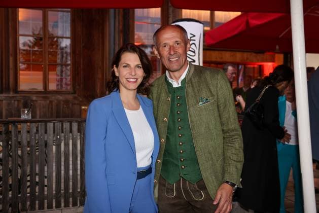 GOLF - Austrian Alpine Open HENNDORF,AUSTRIA,28.MAY.25 - GOLF - DP World Tour, Austrian Alpine Open Night, Golfclub Gut Altentann. Image shows Caroline Edtstadler and Leo Bauernberger (CEO Salzburgerland Tourismus).  GEPAxpictures xMathiasxMandl
