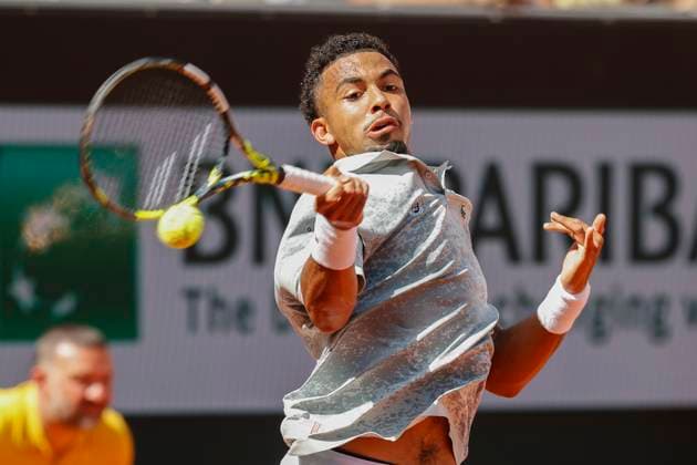 May 29, 2025, Paris, Paris, France: Arthur Fils (FRA) n action during the tennis Grand Slam of Roland Garros 2025,match betweenJaume Munar (ESP) and Arthur Fils (FRA) at Roland Garros Stadium - on May 29 2025.Paris - France Paris France - ZUMAb253 20250529_zsp_b253_001 Copyright: xLoicxBaratouxx
