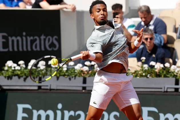 May 29, 2025, Paris, Paris, France: Arthur Fils (FRA) n action during the tennis Grand Slam of Roland Garros 2025,match betweenJaume Munar (ESP) and Arthur Fils (FRA) at Roland Garros Stadium - on May 29 2025.Paris - France Paris France - ZUMAb253 20250529_zsp_b253_015 Copyright: xLoicxBaratouxx