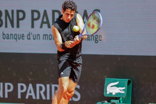 May 29, 2025, Paris, Paris, France: Jaume Munar (ESP) in action during the tennis Grand Slam of Roland Garros 2025,match betweenJaume Munar (ESP) and Arthur Fils (FRA) at Roland Garros Stadium - on May 29 2025.Paris - France Paris France - ZUMAb253 20250529_zsp_b253_017 Copyright: xLoicxBaratouxx