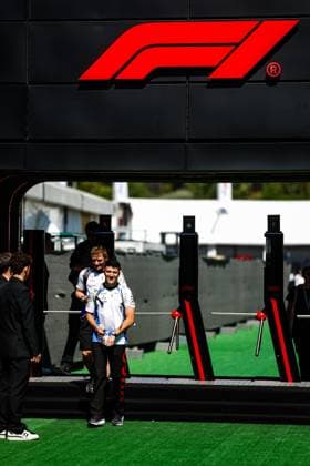 F1 - SPANISH GRAND PRIX 2025 HADJAR Isack (fra), Visa Cash App RB F1 Team VCARB02, portrait during the Formula 1 Aramco Gran Premio de Espana 2025, Spanish Grand Prix 2025, 9th round of the 2025 FIA Formula One World Championship, WM, Weltmeisterschaft from May 30 to June 1, 2025 on the Circuit de Barcelona-Catalunya, in Montmelo, Spain - MontmeloSpain  Copyright: xFLORENTxGOODENx