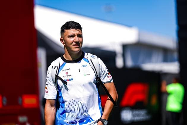 F1 - SPANISH GRAND PRIX 2025 HADJAR Isack (fra), Visa Cash App RB F1 Team VCARB02, portrait during the Formula 1 Aramco Gran Premio de Espana 2025, Spanish Grand Prix 2025, 9th round of the 2025 FIA Formula One World Championship, WM, Weltmeisterschaft from May 30 to June 1, 2025 on the Circuit de Barcelona-Catalunya, in Montmelo, Spain - MontmeloSpain  Copyright: xFLORENTxGOODENx
