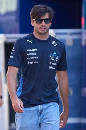 F1 Grand Prix of Spain - Previews Carlos Sainz of Spain and Williams arrives in the Paddock during previews ahead of the F1 Grand Prix of Spain at Circuit de Barcelona-Catalunya on May 29, 2025, in Barcelona, Spain. Barcelona Circuit de Barcelona-Catalunya Catalunya Spain RL_F1GPESP2025_000006 Copyright: xRicardoxLarreinax