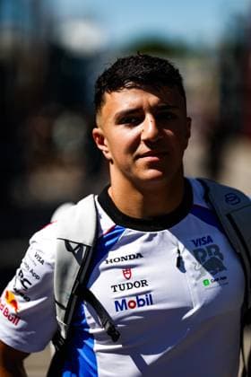 F1 - SPANISH GRAND PRIX 2025 HADJAR Isack (fra), Visa Cash App RB F1 Team VCARB02, portrait during the Formula 1 Aramco Gran Premio de Espana 2025, Spanish Grand Prix 2025, 9th round of the 2025 FIA Formula One World Championship, WM, Weltmeisterschaft from May 30 to June 1, 2025 on the Circuit de Barcelona-Catalunya, in Montmelo, Spain - MontmeloSpain  Copyright: xFLORENTxGOODENx