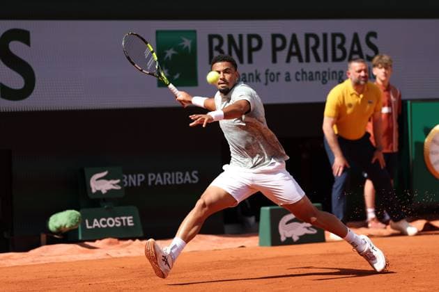 ROLAND GARROS 2025 Thierry Larret MAXPPP - PARIS (75) 29 05 2025 Thierry Larret Maxppp. Tennis. Roland Garros 2025. Internationaux de France de tennis. Stade Roland Garros, Paris (75). Le 29 mai. Court Suzanne Lenglen : Jaume MUNAR (ESP) VS Arthur FILS (FRA) PARIS (75) STADE ROLAND GARROS PARIS ILE DE FRANCE FRANCE  Copyright: xMAXPPPxThierryxLarretx TLR202505293368 TLR202505293368