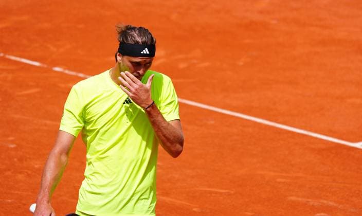 Alexander Zverev in second round action French Open Tennis, Day Five, Tennis, Roland Garros, Paris, France - 29 May 2025 EDITORIAL USE ONLY No use with unauthorised audio, video, data, fixture lists, club league logos or live services. Online in-match use limited to 120 images, no video emulation. No use in betting, games or single club league player publications. Copyright: xJavierxGarcia Shutterstockx 15328390ab