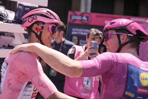 Del Toro Romero Isaac of Uae Team Emirates Xrg pink jersey and Pedersen Mads of Lidl-Trek cyclamen jersey during the stage 18 of the Giro d™Italia from Morbegno to Cesano Maderno, Italy - Thursday, May 29, 2025. - cycling.  Copyright: xMarcoxAlpozzi LaPressex