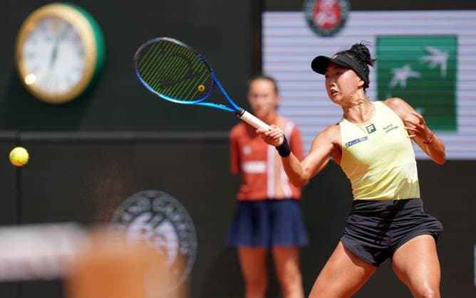 TENNIS - French Open 2025 PARIS,FRANCE,29.MAY.25 - TENNIS - WTA, Tennis Damen Tour, French Open, Roland Garros, Grand Slam. Image shows Ann Li (USA).  GEPAxpictures xMichaelxRiedler