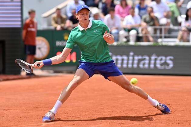 2025 Roland-Garros - Day 5 PARIS, FRANCE - MAY 29: Jannik Sinner of Italy in action against Richard Gasquet of France during the men s Singles Second Round match on day five of the 2025 French Open at Court Philippe-Chatrier in Paris, France on May 29, 2025. Mustafa Yalcin Anadolu Paris France. Editorial use only. Please get in touch for any other usage.  Copyright: x2025xAnadoluxMustafaxYalcinx