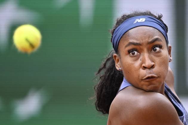 2025 Roland-Garros - Day 5 PARIS, FRANCE - MAY 29: Coco Gauff of United States serves against Tereza Valentova of Czechia (not seen) during the Women s Singles Second Round match on Day Five of the 2025 French Open at Roland Garros on May 29, 2025 in Paris, France. Burak Akbulut Anadolu Paris France. Editorial use only. Please get in touch for any other usage.  Copyright: x2025xAnadoluxBurakxAkbulutx