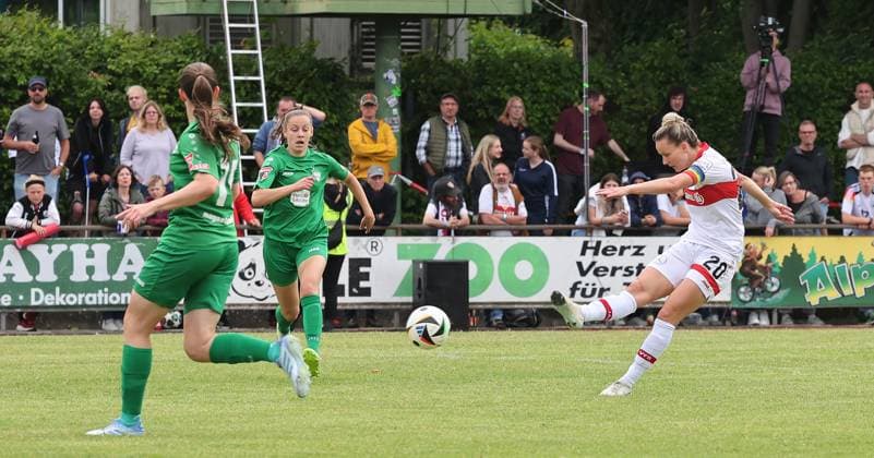 Münchingen , Soccer WFV Cup Final Women , VfB Stuttgart Women vs VfL Herrenberg , Goal to 1 0 , right goal scorer Jana Beuschlein VfB
