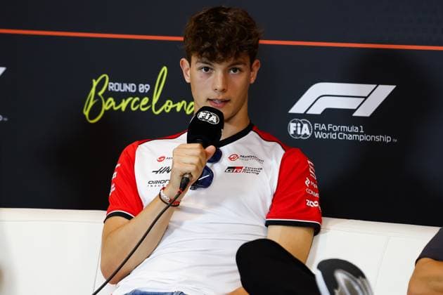 F1 - SPANISH GRAND PRIX 2025 BEARMAN Ollie Oliver (gbr), Haas F1 Team VF-25, portrait in the press conference, PK, Pressekonferenz during the Formula 1 Aramco Gran Premio de Espana 2025, Spanish Grand Prix 2025, 9th round of the 2025 FIA Formula One World Championship, WM, Weltmeisterschaft from May 30 to June 1, 2025 on the Circuit de Barcelona-Catalunya, in Montmelo, Spain - MontmeloSpain Copyright: xJavierxJimenezx