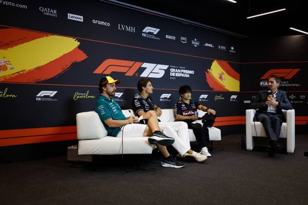 F1 - SPANISH GRAND PRIX 2025 ALONSO Fernando (spa), Aston Martin F1 Team AMR25, portrait, RUSSELL George (gbr), Mercedes AMG F1 Team W16, portrait, TSUNODA Yuki (jap), Red Bull Racing RB21, portrait, in the press conference, PK, Pressekonferenz during the Formula 1 Aramco Gran Premio de Espana 2025, Spanish Grand Prix 2025, 9th round of the 2025 FIA Formula One World Championship, WM, Weltmeisterschaft from May 30 to June 1, 2025 on the Circuit de Barcelona-Catalunya, in Montmelo, Spain - MontmeloSpain Copyright: xJavierxJimenezx