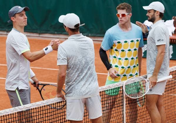 Belgian Joran Vliegen and Uruguayan Ariel Behar look dejected after losing a doubles tennis match between Belgian-Uruguayan pair Vliegen - Behar and Monegasque-French pair Nys - Roger-Vasselin, in the first round of the men s doubles at the Roland Garros Grand Slam tennis tournament, Thursday 29 May 2025 in Paris, France. The 2025 edition of Roland Garros takes place from May 24th to June 8th 2025. BENOITxDOPPAGNE  x125610584x
