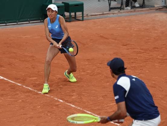 (250529) -- PARIS, May 29, 2025 -- Zhang Shuai (L) Marcelo Arevalo compete during the mixed doubles 1st round match between Zhang Shuai (China) Marcelo Arevalo (El Salvador) and Julie Belgraver Luca Sanchez of France at the French Open tennis tournament at Roland Garros, Paris, France, May 29, 2025. ) (SP)FRANCE-PARIS-TENNIS-FRENCH OPEN-MIXED DOUBLES LixJing 