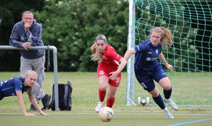 29 05 2025 xmgoodx Offenbach am Main, Soccer Hessenpokal 2024 2025 Semifinal Women Kickers Offenbach OFC FSV Hessen Wetzlar NataÅ¡a Petrov 10, OFC Women vs Antonia Rau FSV Hessen Wetzlar