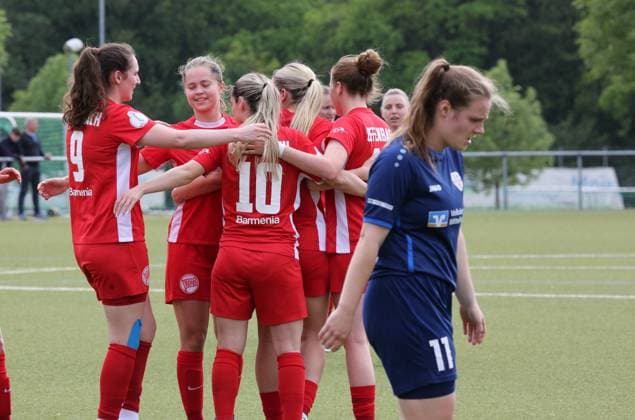 29 05 2025 xmgoodx Offenbach am Main, Soccer Hessenpokal 2024 2025 Semifinal Women Kickers Offenbach OFC FSV Hessen Wetzlar Goal celebration after the 2 0 by Leonie Gosch 8, OFC Women