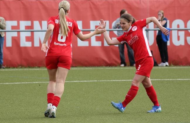 29 05 2025 xmgoodx Offenbach am Main, Soccer Hessenpokal 2024 2025 Semifinal Women Kickers Offenbach OFC FSV Hessen Wetzlar Goal celebration after the 3 0 by Leonie Gosch 8, OFC Women here with Franziska Marie Riepl 3, OFC Women