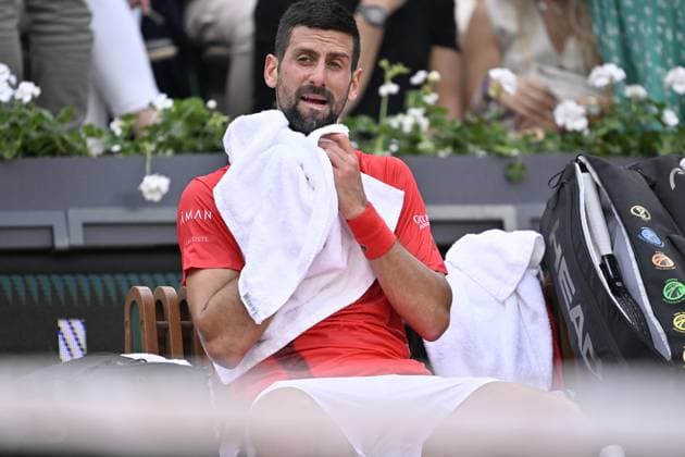 2025 Roland-Garros - Day 5 PARIS, FRANCE - MAY 29: Novak Djokovic of Serbia takes a rest during the Men s Singles Second Round match against Corentin Moutet (not seen) of France on Day Five of the 2025 French Open at Roland Garros in Paris, France on May 29, 2025. Burak Akbulut Anadolu Paris France. Editorial use only. Please get in touch for any other usage.  Copyright: x2025xAnadoluxBurakxAkbulutx