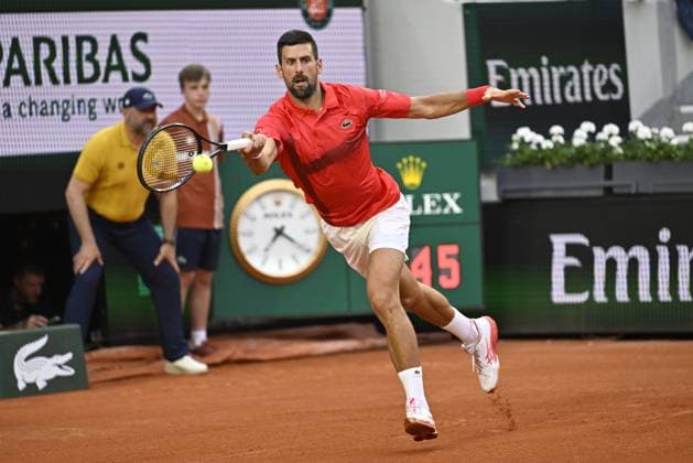 2025 Roland-Garros - Day 5 PARIS, FRANCE - MAY 29: Novak Djokovic of Serbia in action against Corentin Moutet (not seen) of France during the Men s Singles Second Round match on Day Five of the 2025 French Open at Roland Garros in Paris, France on May 29, 2025. Burak Akbulut Anadolu Paris France. Editorial use only. Please get in touch for any other usage.  Copyright: x2025xAnadoluxBurakxAkbulutx