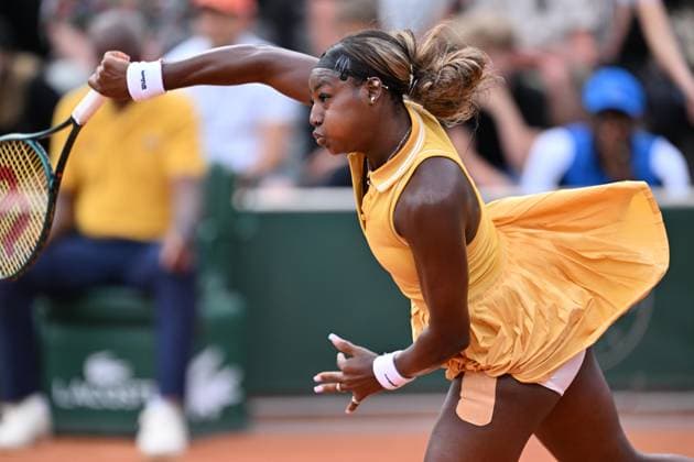 2025 Roland-Garros - Day 5 PARIS, FRANCE - MAY 29: Alycia Parks of USA in action against Elsa Jacquemont of France during the Women s Singles Second Round match on Day Five of the 2025 French Open at Roland Garros on May 29, 2025 in Paris, France. Mustafa Yalcin Anadolu Paris France. Editorial use only. Please get in touch for any other usage.  Copyright: x2025xAnadoluxMustafaxYalcinx
