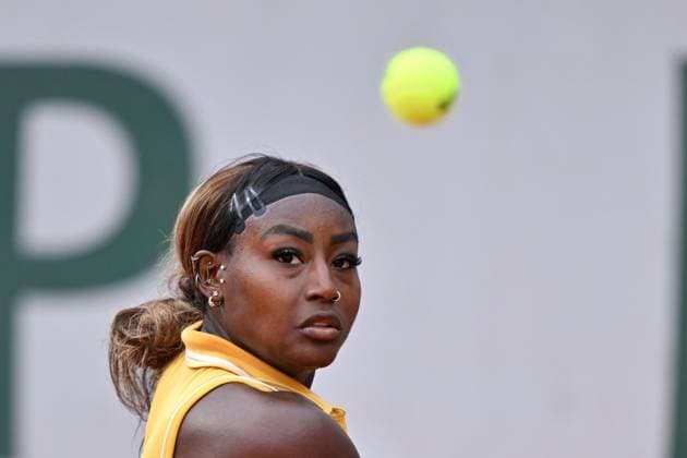 2025 Roland-Garros - Day 5 PARIS, FRANCE - MAY 29: Alycia Parks of USA in action against Elsa Jacquemont of France during the Women s Singles Second Round match on Day Five of the 2025 French Open at Roland Garros on May 29, 2025 in Paris, France. Mustafa Yalcin Anadolu Paris France. Editorial use only. Please get in touch for any other usage.  Copyright: x2025xAnadoluxMustafaxYalcinx