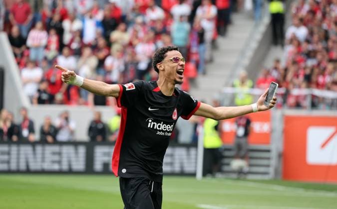17 05 25 SC Freiburg Eintracht Frankfurt Germany, Freiburg, 17 05 2025, Football, Bundesliga, SC Freiburg Eintracht Frankfurt Hugo Ekitike Eintracht Frankfurt final cheer Champions League entry