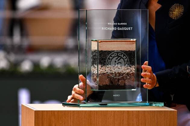 Roland Garros 2025: Tribute to French tennis player Richard Gasquet for his entire career after the tennis match against Jannik Sinner, Men s Singles, on Philippe-Chatrier court during the Grand Slam tennis tournament, on May 29, 2025, at the Roland-Garros stadium in Paris, France., France. - 29 05 2025 - France Ile-de-France (region) Paris -  JulienxMattiax xLexPictorium LePictorium_0309249