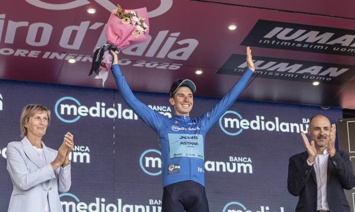 Giro d Italia in Cesano Maderno CESANO MADERNO, ITALY- MAY 29: Cyclists awards on the podium at the18th stage of the Giro d Italia in Cesano Maderno, Italy on May 29, 2025. The Giro d Italia is the most important cycling competition in Italy since 1909. Andrea Carrubba Anadolu Cesano Maderno Italy. Editorial use only. Please get in touch for any other usage.  Copyright: x2025xAnadoluxAndreaxCarrubbax