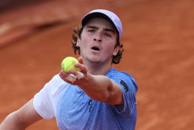 ROLAND GARROS PHOTOPQR LE PARISIEN Le Parisien Arnaud Journois ; PARIS ; 29 05 2025 ; Paris le 29 mai 2025. Tennis, Roland Garros. Joao Fonseca vs Pierre Hugues Herbert (supporters brésiliens) Photo Le Parisien Arnaud Journois PARIS 75 France  Copyright: xPHOTOPQR LExPARISIEN MAXPPPxLexParisienx xArnaudxJournoisx 20250529LPA4688 20250529LPA4688