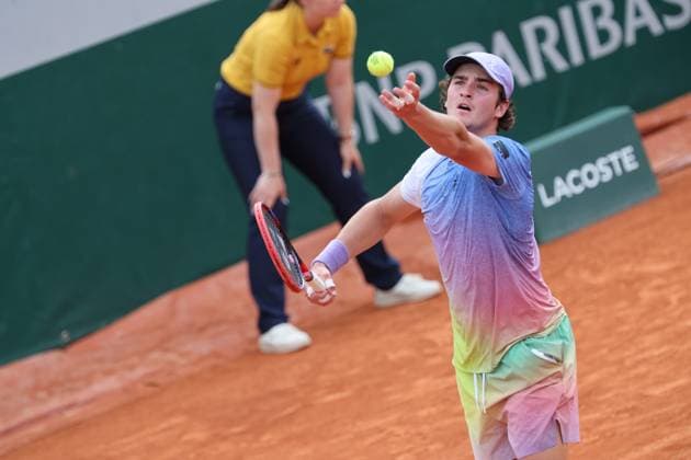 ROLAND GARROS PHOTOPQR LE PARISIEN Le Parisien Arnaud Journois ; PARIS ; 29 05 2025 ; Paris le 29 mai 2025. Tennis, Roland Garros. Joao Fonseca vs Pierre Hugues Herbert (supporters brésiliens) Photo Le Parisien Arnaud Journois PARIS 75 France  Copyright: xPHOTOPQR LExPARISIEN MAXPPPxLexParisienx xArnaudxJournoisx 20250529LPA4692 20250529LPA4692