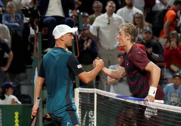 TENNIS - French Open 2025 PARIS,FRANCE,29.MAY.25 - TENNIS - ATP, Tennis Herren World Tour, French Open, Roland Garros, Grand Slam. Image shows Filip Misolic (AUT) and Denis Shapovalov (CAN).  GEPAxpictures xMichaelxRiedler