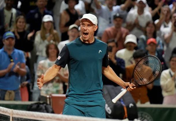 TENNIS - French Open 2025 PARIS,FRANCE,29.MAY.25 - TENNIS - ATP, Tennis Herren World Tour, French Open, Roland Garros, Grand Slam. Image shows the rejoicing of Filip Misolic (AUT).  GEPAxpictures xMichaelxRiedler
