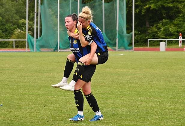 29 05 2025, xmohx, Soccer Wasgau Saarlandpokal Final Women 2025, 1 FC Saarbrücken SV 07 Elversberg v l Violation Kristin Hauck Saarbrücken DFL DFB REGULATIONS PROHIBIT ANY USE OF PHOTOGRAPHS as IMAGE SEQUENCES and or QUASI VIDEO Sankt Wendel