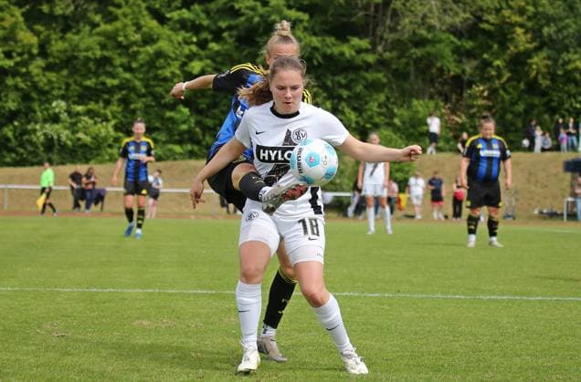29 05 2025, xmohx, Soccer Wasgau Saarlandpokal Final Women 2025, 1 FC Saarbrücken SV 07 Elversberg v l Rachel Kirps Elversberg , Lea Körner Saarbrücken DFL DFB REGULATIONS PROHIBIT ANY USE OF PHOTOGRAPHS as IMAGE SEQUENCES and or QUASI VIDEO Sankt Wendel