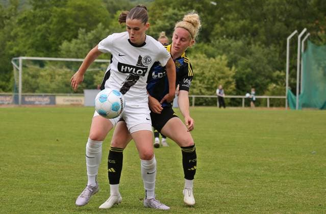 29 05 2025, xmohx, Soccer Wasgau Saarlandpokal Final Women 2025, 1 FC Saarbrücken SV 07 Elversberg v l Lilli Berwind Elversberg , Lea Körner Saarbrücken DFL DFB REGULATIONS PROHIBIT ANY USE OF PHOTOGRAPHS as IMAGE SEQUENCES and or QUASI VIDEO Sankt Wendel