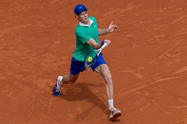 2025 French Open - Day Five Jannik Sinner returns the ball against Richard Gasquet at the Roland Garros Grand Slam Tournament in Paris, France, on May 29, 2025. Paris France  Copyright: xRobertxSzaniszlox originalFilename:szaniszlo-notitle250529_nphTf.jpg