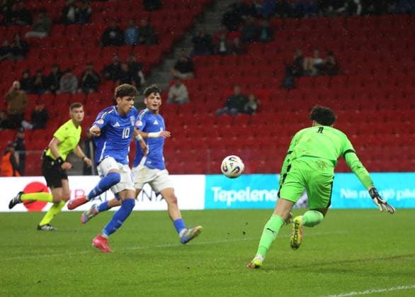 Italy vs Portugal during the UEFA European Under-17 Championship 2024 25 semi-final, in Tirane, Albania on May 29, 2025. Samuele Inacio of Italy scores during the UEFA European Under-17 Championship 2024 25 semifinal football match Italy vs Portugal at the Arena Kombetare stadium in Tirana, Albania, on May 26, 2025. TIRANE ALBANIA Copyright: xMALTONxDIBRAx