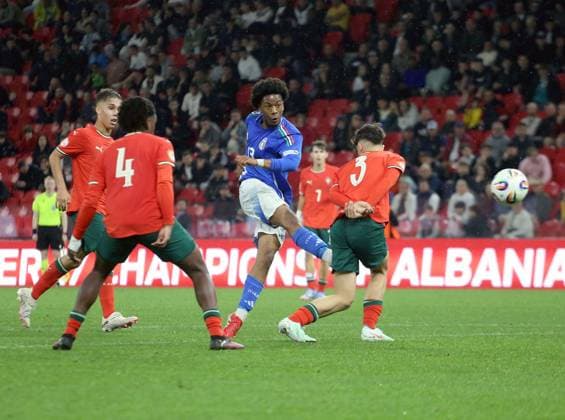 Italy vs Portugal during the UEFA European Under-17 Championship 2024 25 semi-final, in Tirane, Albania on May 29, 2025. Jean Mambuku of Italy shoots the ball during the UEFA European Under-17 Championship 2024 25 semifinal football match Italy vs Portugal at the Arena Kombetare stadium in Tirana, Albania, on May 26, 2025. TIRANE ALBANIA Copyright: xMALTONxDIBRAx