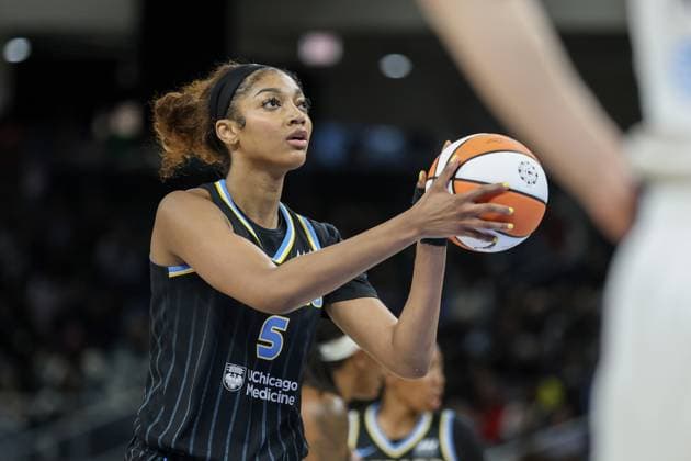 Chicago, USA, May 29, 2025: Angel Reese (5 Chicago Sky) shoots a free throw during the game between the Chicago Sky and Dallas Wings on Thursday May 29, 2025 at Wintrust Arena, Chicago, USA. (NO COMMERCIAL USAGE) (Shaina Benhiyoun SPP) Copyright: xShainaxBenhiyoun SPPx spp-en-ShBe-8P6A8762