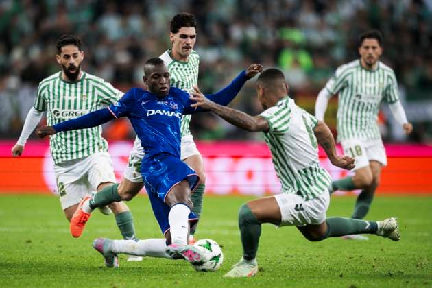 Real Betis Balompie v Chelsea FC - UEFA Conference League Nicolas Jackson of Chelsea FC competes for the ball with Isco, Johnny Cardoso, Natan and Pablo Fornals of Real Betis Balompie during the UEFA Conference League final football match between Real Betis Balompie and Chelsea FC. Wroclaw Poland Copyright: xNicoloxCampox