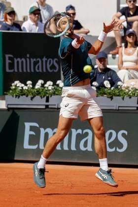 May 30, 2025, Paris, Paris, France: Lorenzo Musetti (ITA) in action during the tennis Grand Slam of Roland Garros 2025, match between Lorenzo Musetti (ITA) and Mariano Navone (ARG) at Roland Garros Stadium - on May 30 2025.Paris - France Paris France - ZUMAb253 20250530_zsp_b253_002 Copyright: xLoicxBaratouxx