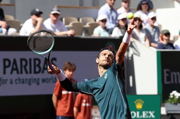 ROLAND GARROS 2025 Thierry Larret MAXPPP - PARIS (75) 30 05 2025 Thierry Larret Maxppp. Tennis. Roland Garros 2025. Internationaux de France de tennis. Stade Roland Garros, Paris (75). Le 30 mai 2025. Court Suzanne Lenglen : Lorenzo MUSETTI (ITA) vs Mariano NAVONE (ARG) - Tennis. Roland Garros 2025. French Open tennis tournament. Roland Garros Stadium, Paris (75) PARIS (75) STADE ROLAND GARROS PARIS ILE DE FRANCE FRANCE  Copyright: xMAXPPPxThierryxLarretx TLR202505305106 TLR202505305106