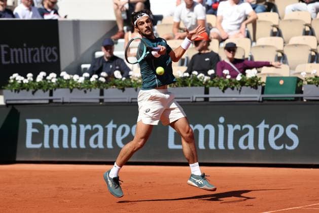 ROLAND GARROS 2025 Thierry Larret MAXPPP - PARIS (75) 30 05 2025 Thierry Larret Maxppp. Tennis. Roland Garros 2025. Internationaux de France de tennis. Stade Roland Garros, Paris (75). Le 30 mai 2025. Court Suzanne Lenglen : Lorenzo MUSETTI (ITA) vs Mariano NAVONE (ARG) - Tennis. Roland Garros 2025. French Open tennis tournament. Roland Garros Stadium, Paris (75) PARIS (75) STADE ROLAND GARROS PARIS ILE DE FRANCE FRANCE  Copyright: xMAXPPPxThierryxLarretx TLR202505305116 TLR202505305116