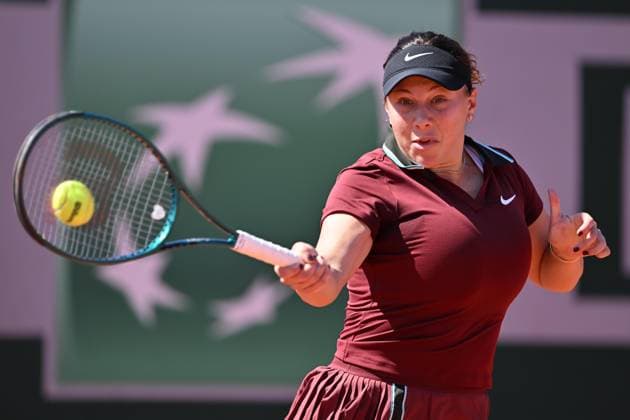 2025 Roland-Garros - Day 6 PARIS, FRANCE - MAY 30: Amanda Anisimova of United States in action against Clara Tauson (not seen) of Denmark during their women s singles match on day 6 of the French Open tennis tournament on Court Suzanne-Lenglen in Paris, France on May 30, 2025. Mustafa Yalcin Anadolu Paris France. Editorial use only. Please get in touch for any other usage.  Copyright: x2025xAnadoluxMustafaxYalcinx