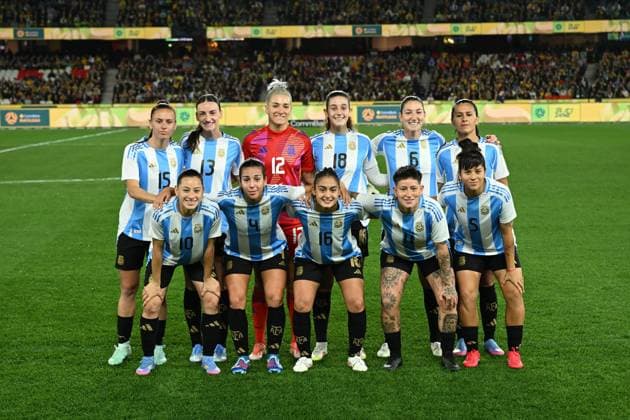 SOCCER AUSTRALIA ARGENTINA WOMEN, Argentina players pose for a photo during the Women s friendly international match, Länderspiel, Nationalmannschaft between Australia and Argentina at Marvel Stadium in Melbourne, Friday, May 30, 2025. ( NO ARCHIVING, EDITORIAL USE ONLY MELBOURNE VICTORIA AUSTRALIA  Copyright: xJAMESxROSSx 20250530173919152483