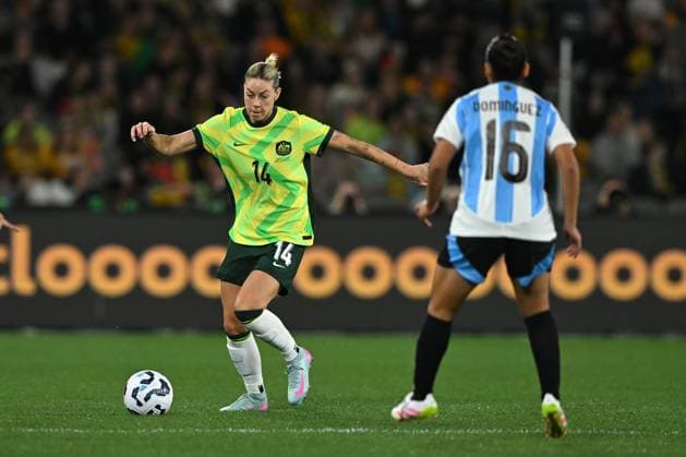 SOCCER AUSTRALIA ARGENTINA WOMEN, Alanna Kennedy of Australia (left) in action during the Women s friendly international match, Länderspiel, Nationalmannschaft between Australia and Argentina at Marvel Stadium in Melbourne, Friday, May 30, 2025. ( NO ARCHIVING, EDITORIAL USE ONLY MELBOURNE VICTORIA AUSTRALIA  Copyright: xJAMESxROSSx 20250530121417727050
